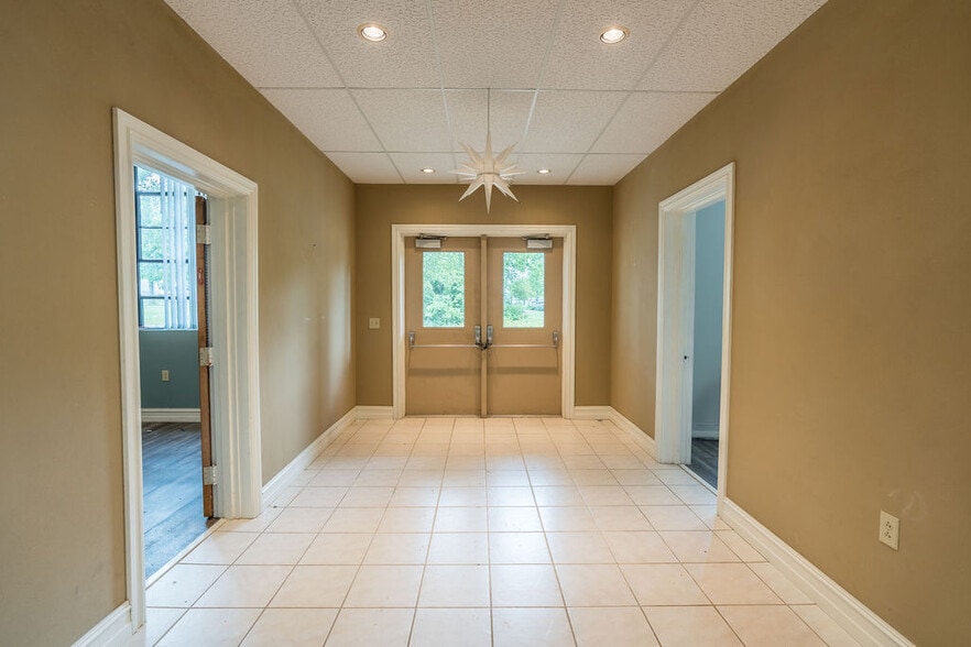 More Photos Of 140 College St, Crofton Schools For Sale