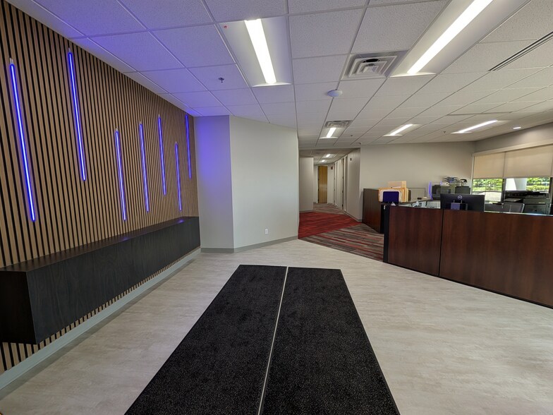 More Photos Of 100 Corporate Pky, Amherst Unknown For Lease