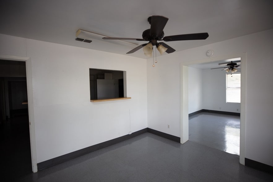 More Photos Of 6628 Crestway Dr, San Antonio Flex For Sale