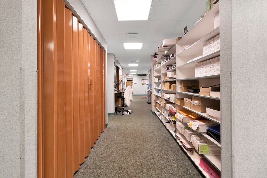 More Photos Of 2525 Harbor Blvd, Port Charlotte Medical For Lease