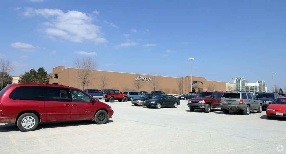 More Photos Of 3200 S Airport Rd W, Traverse City Storefront For Lease
