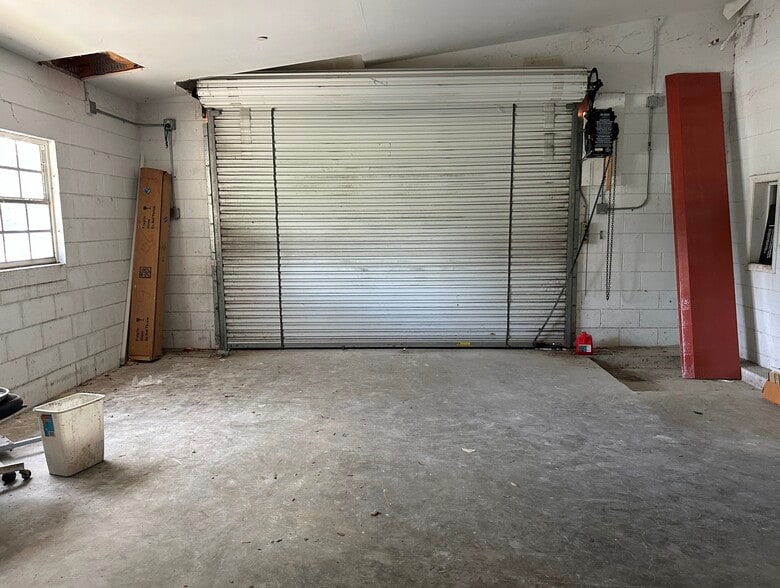 More Photos Of 865 W New York Ave, Deland Freestanding For Sale