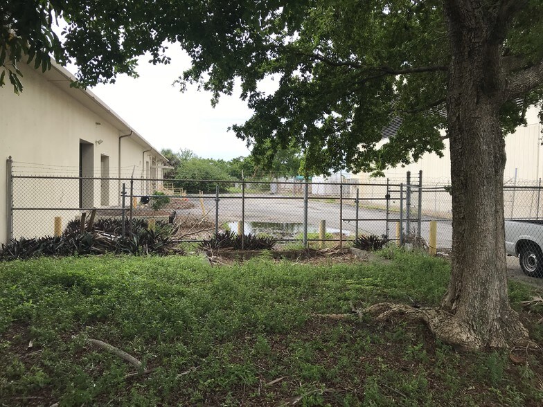 More Photos Of 18470 NW 27th Ave, Miami Gardens Warehouse For Sale