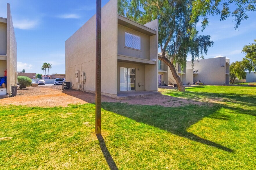 More Photos Of 2828 E Tierra Buena Ln, Phoenix Multifamily For Sale