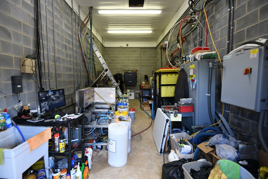 More Photos Of 2534 US 25, Greenwood Carwash For Sale