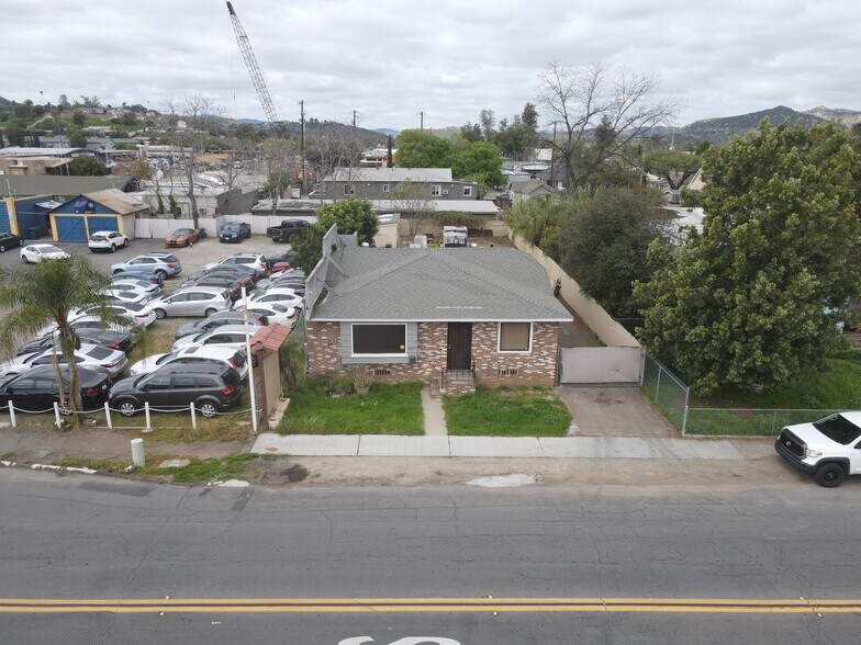 More Photos Of 9820 Maine Ave, Lakeside Freestanding For Lease