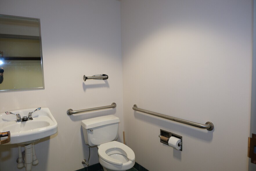 More Photos Of 4085 Seneca St, West Seneca Medical For Lease
