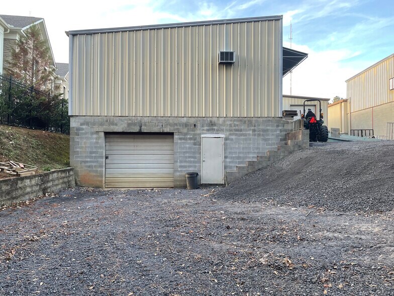 More Photos Of 6004 Two Notch Rd, Columbia Freestanding For Lease