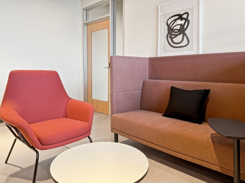 More Photos Of 1225 W 25th St, Norfolk Coworking Space