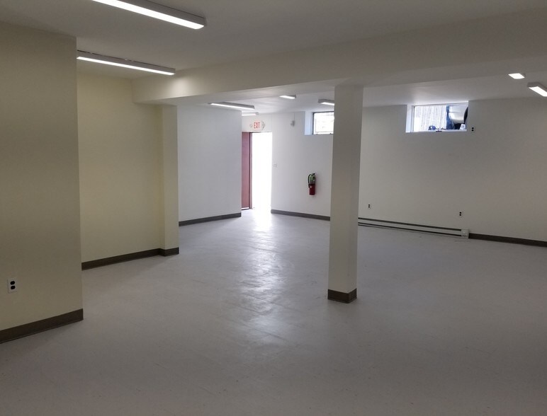 More Photos Of 1029 W Jericho Tpke, Smithtown Showroom For Sale