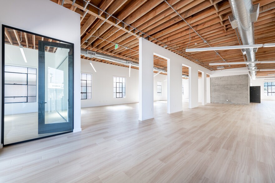 More Photos Of 5556 W Washington Blvd, Los Angeles Loft Creative Space For Lease
