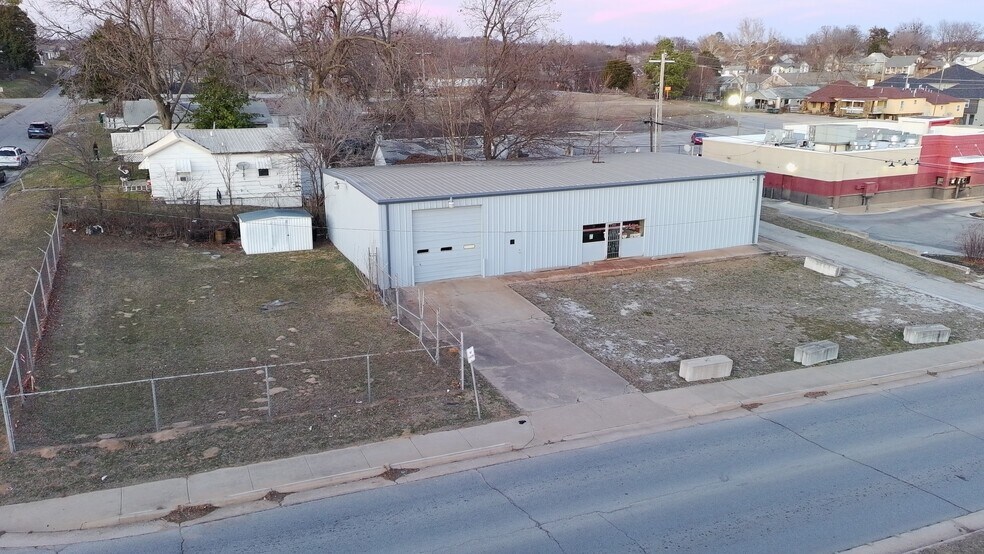 Primary Photo Of 403 W 2nd St, Sand Springs Manufacturing For Sale