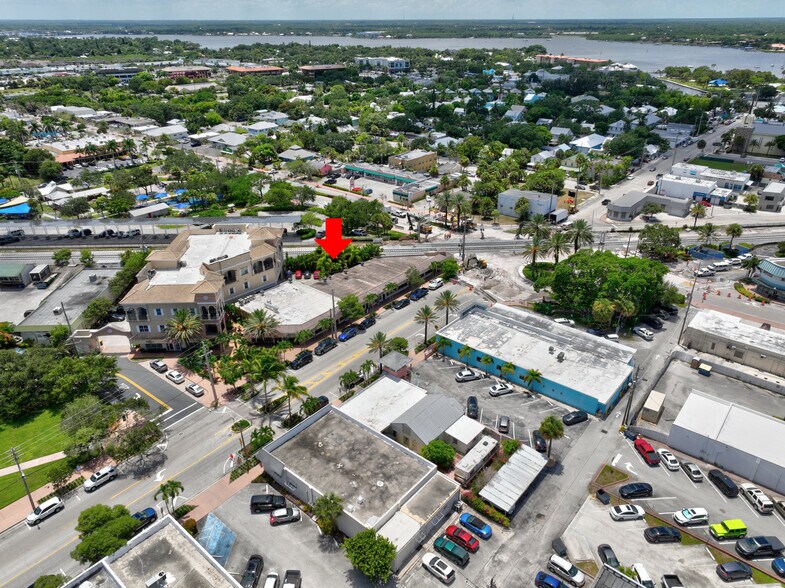 More Photos Of 38 SE Ocean Blvd, Stuart Storefront Retail Office For Lease