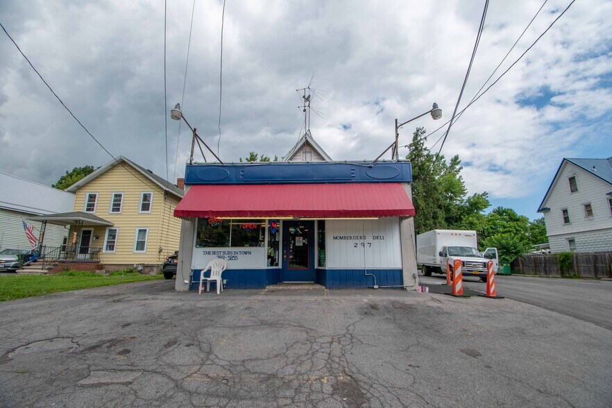 More Photos Of 301 E North St, Geneva Apartments For Sale