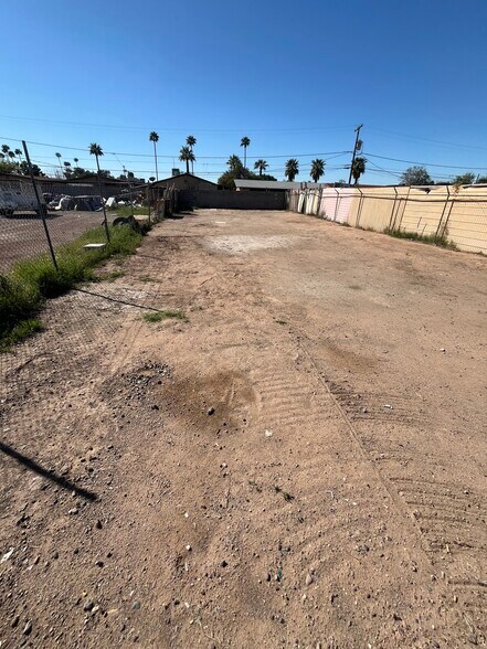 More Photos Of 450 S Date, Mesa Contractor Storage Yard For Lease