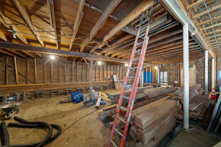 More Photos Of 625 Nehalem Blvd, Wheeler Storefront Retail Residential For Sale
