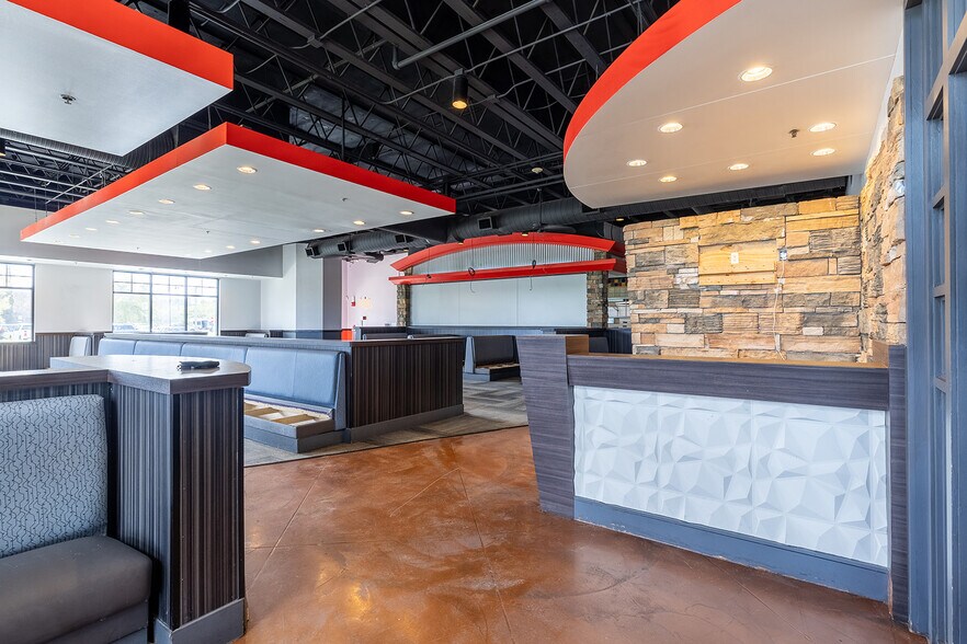 More Photos Of 13070 City Station Dr, Jacksonville Restaurant For Sale