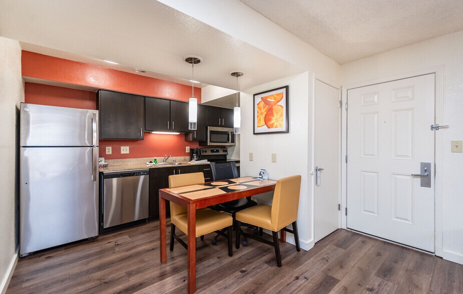 More Photos Of 1530 Howe Ave, Sacramento Hotel For Sale