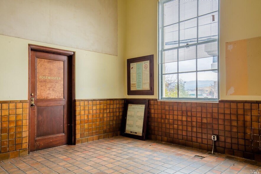 More Photos Of 224 N Oak St, Ukiah Office Residential For Lease