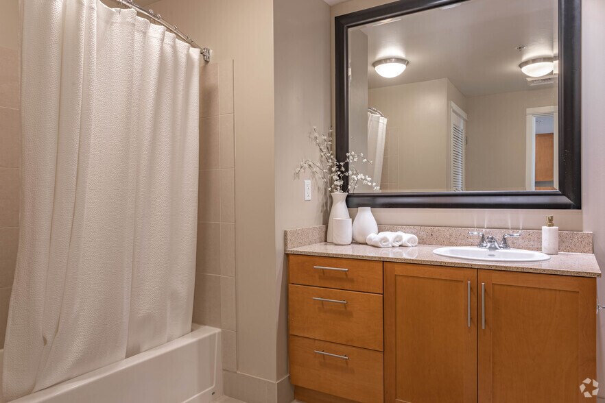 More Photos Of 7650 SE 27th St, Mercer Island Apartments For Lease