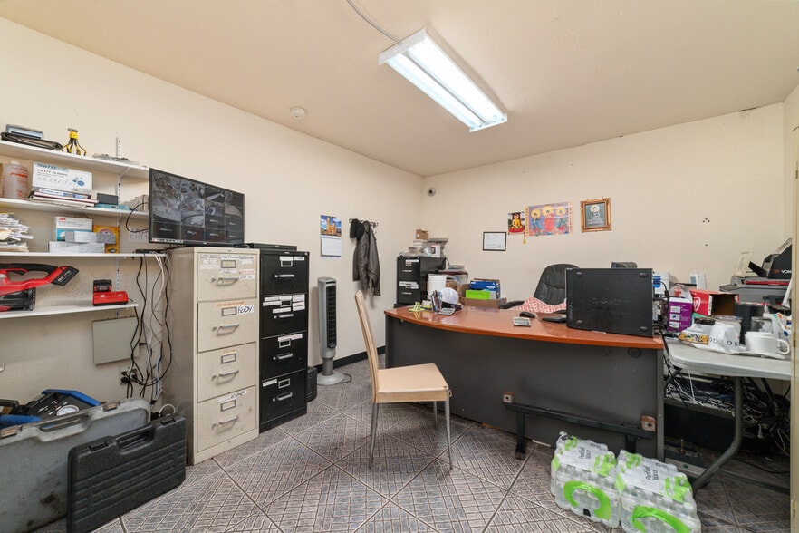 More Photos Of 11239 Veterans Memorial Dr, Houston Auto Repair For Sale