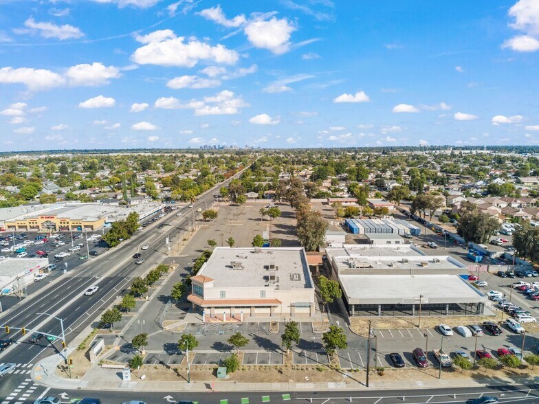 More Photos Of 7155 24th St, Sacramento Drugstore For Sale
