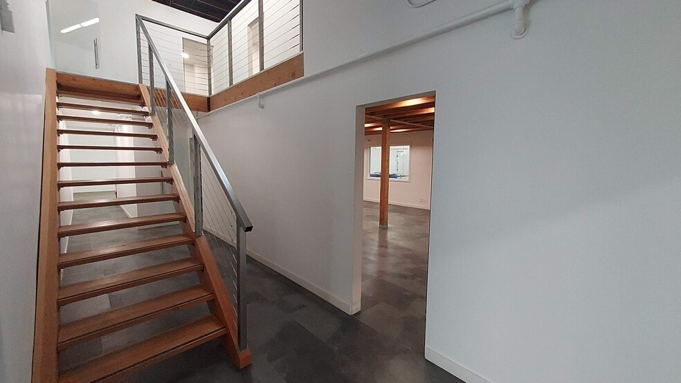 More Photos Of 215 O'Neill Ave, Belmont Warehouse For Lease