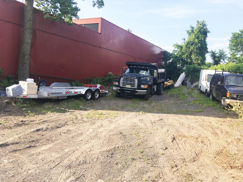 More Photos Of 9 W Linden Ave, Englewood Service For Lease