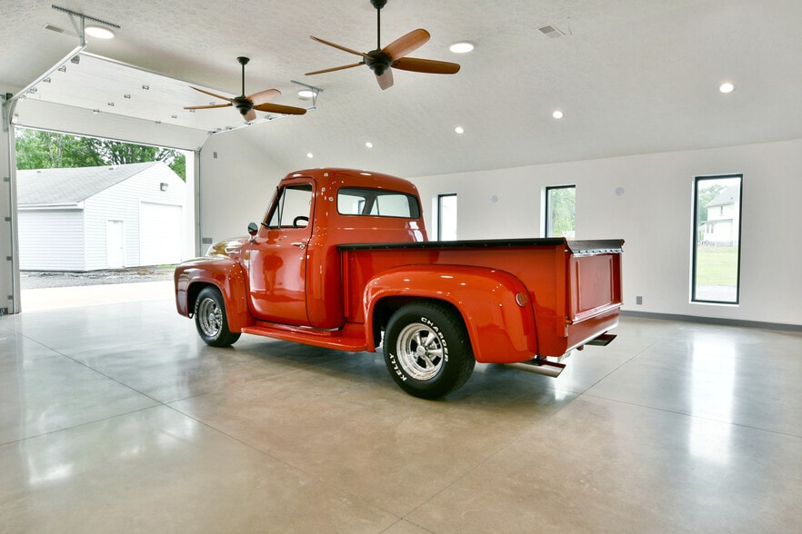 More Photos Of 3019 Parkman Rd NW, Warren Flex For Sale