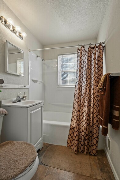 More Photos Of 3712 E 47th Ter, Kansas City Apartments For Sale