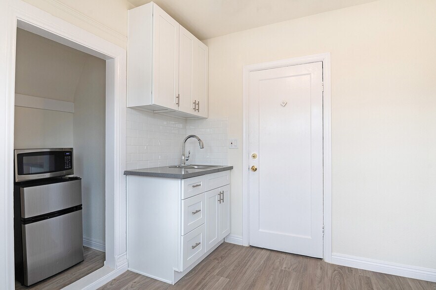 More Photos Of 1732 N Wilton Pl, Los Angeles Apartments For Sale