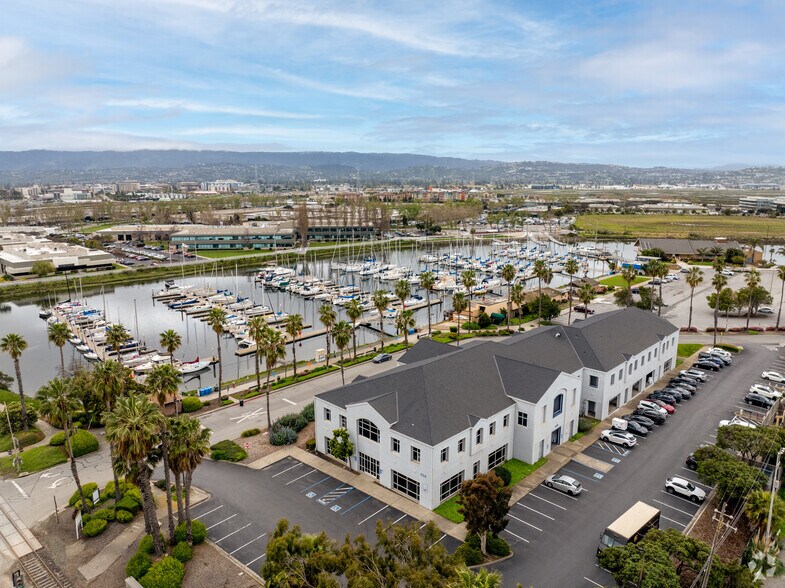 More Photos Of 400 Seaport Ct, Redwood City Medical For Lease