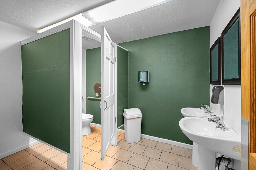 More Photos Of 326 Main St, Wausaukee Bowling Alley For Sale