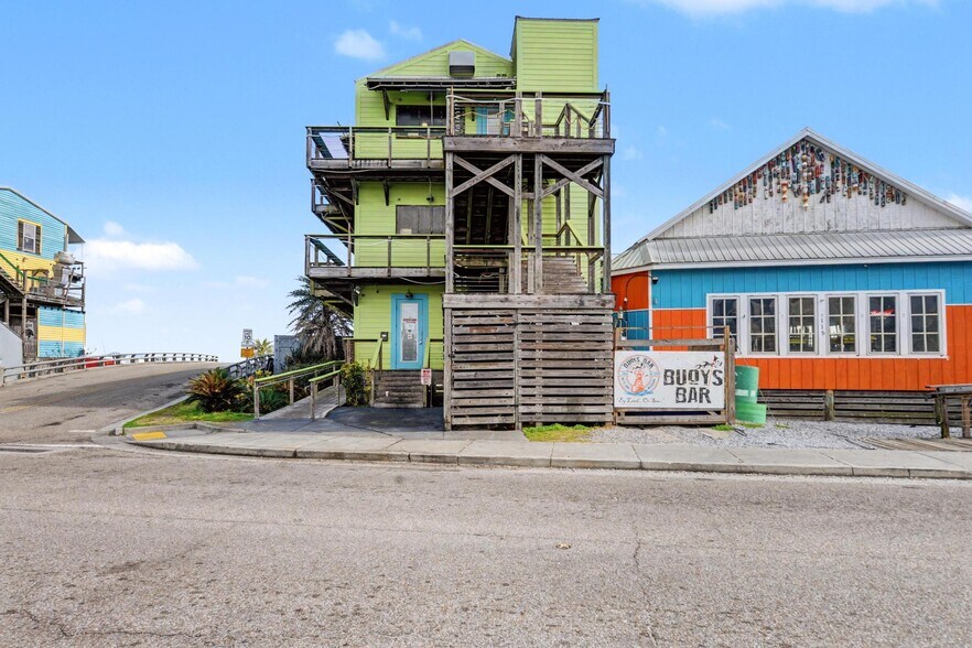 More Photos Of 113 S Beach Blvd, Bay Saint Louis Restaurant For Sale