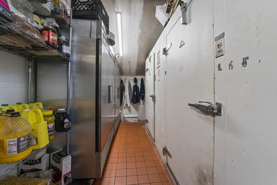 More Photos Of 51 S Pearl St, Albany Sports And Entertainment For Sale