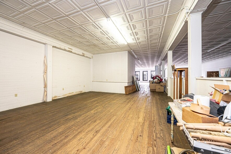 More Photos Of 812 West Ave, Lenoir Storefront Retail Office For Sale