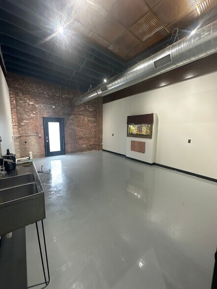 More Photos Of 86 Chestnut St, New Haven Office For Lease