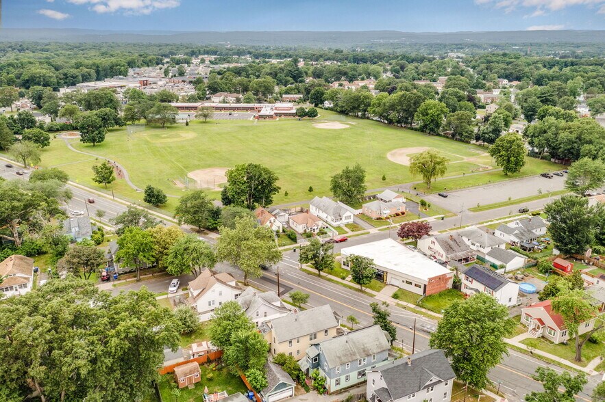 More Photos Of 218 Saint James Blvd, Springfield Storefront Retail Office For Sale