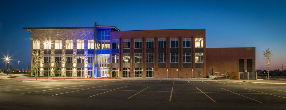 More Photos Of 750 SW 24th St, Moore Office For Lease