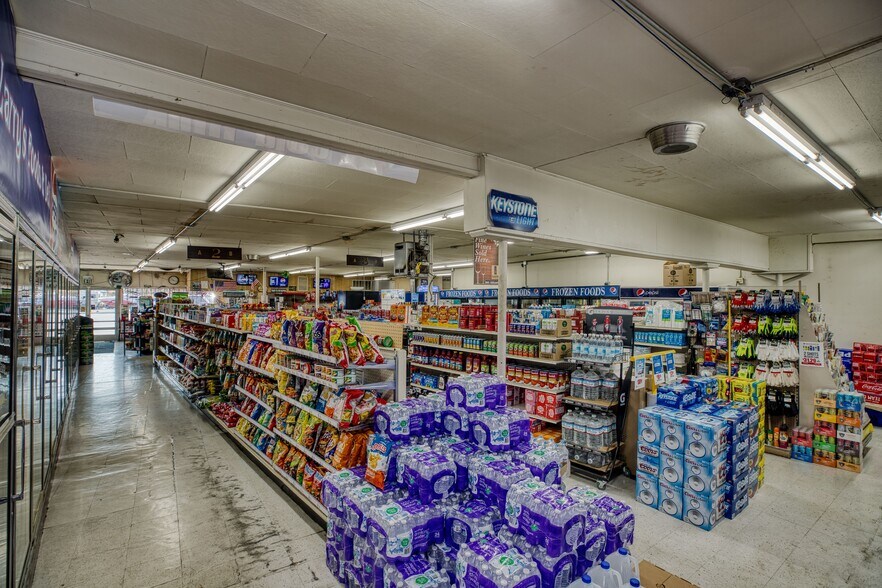 More Photos Of 2414 Main St, Lewiston Convenience Store For Sale
