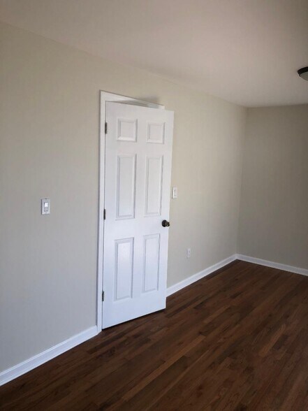 More Photos Of 340 Maple Ave, Westbury Apartments For Sale