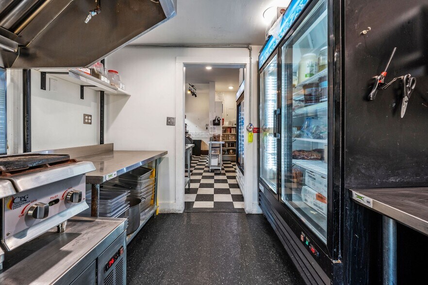 More Photos Of 312 N Central Ave, Cameron Restaurant For Sale