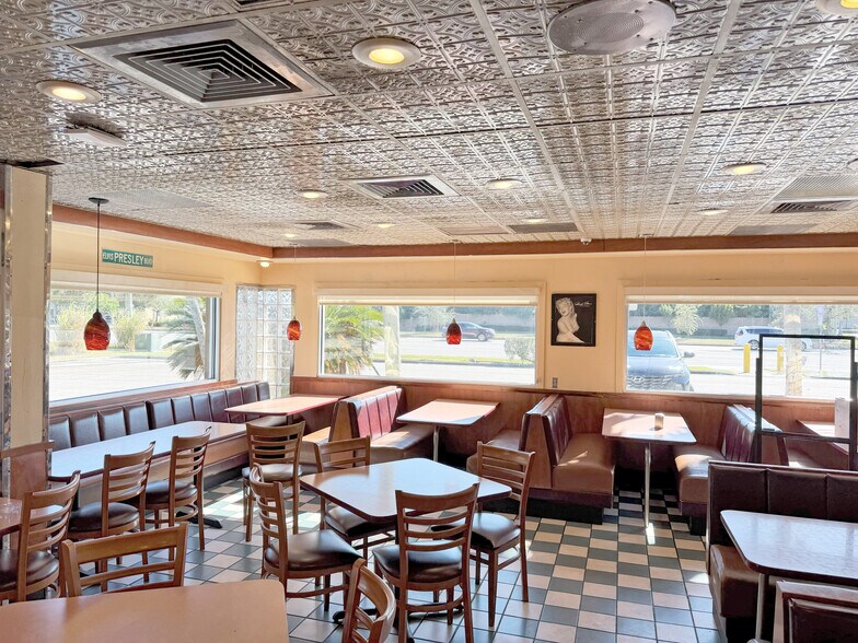 More Photos Of 8031 Summerlin Center Dr, Fort Myers Restaurant For Sale