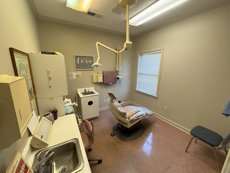 More Photos Of 6622 Kirby Center Cv, Memphis Medical For Lease