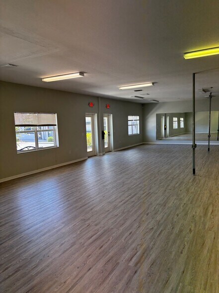 More Photos Of 1531 Rio De Janeiro Ave, Punta Gorda Storefront Retail Office For Lease