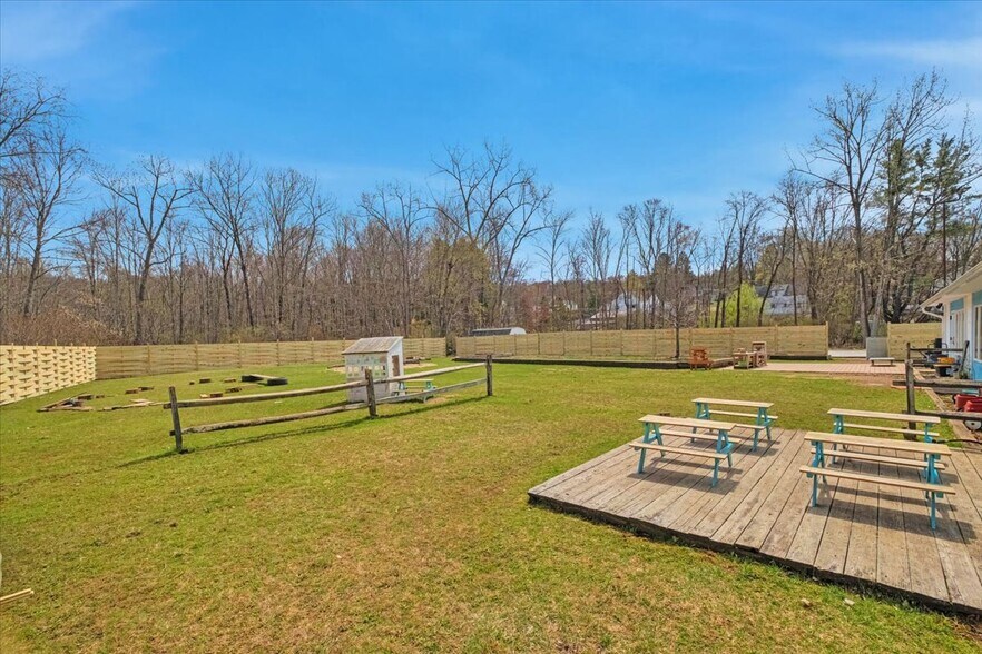 More Photos Of 4 Glenna Dr, Carmel Specialty For Sale