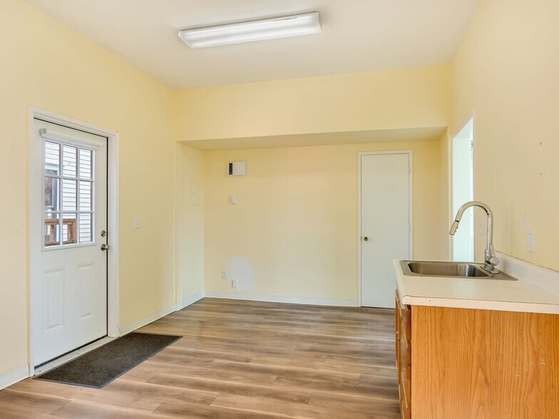 More Photos Of 1178 Franklin Ave, Astoria Office For Sale