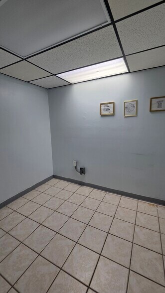More Photos Of 3383 NW 7th St, Miami Medical For Lease