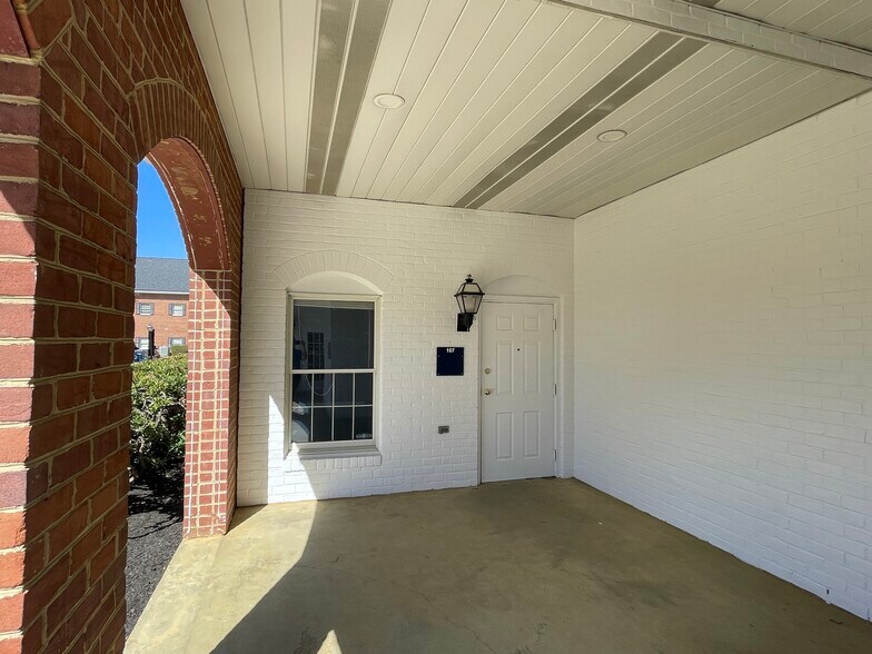 More Photos Of 11355 Pembrooke Sq, Waldorf Medical For Sale