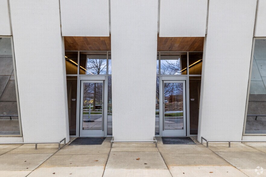 More Photos Of 1200 Intrepid Ave, Philadelphia Office For Lease